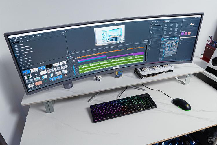 White curved monitor setup