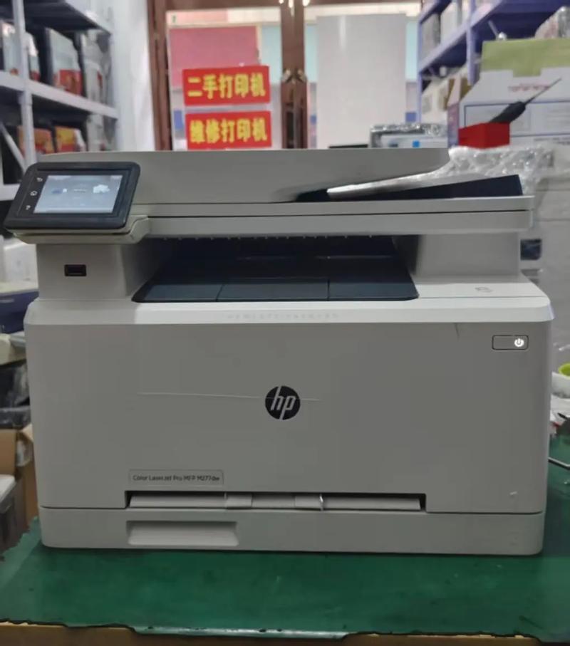 办公桌与显示器