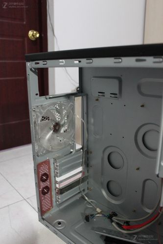 机箱整体展示