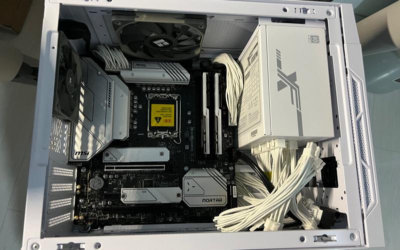 先马XF1000白色电源整体外观