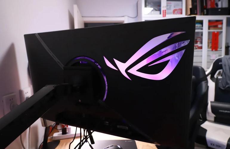 PC gaming rig with monitor power management