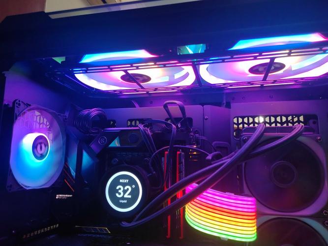 Tt Riing Trio 20 LED RGB vs 寒彻HC 深度对比:机箱风扇与导热硅脂片的对决
