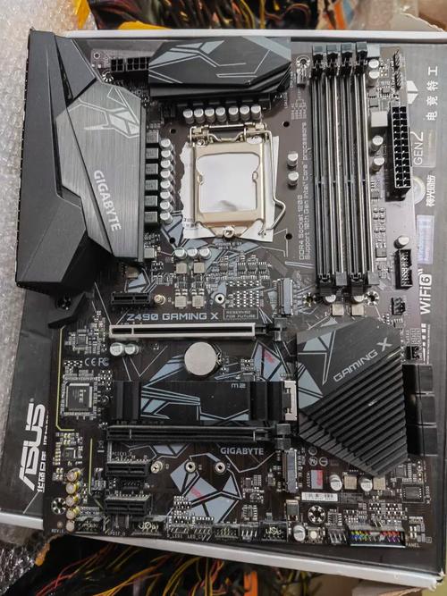 技嘉Z490 GAMING X主板CPU插槽