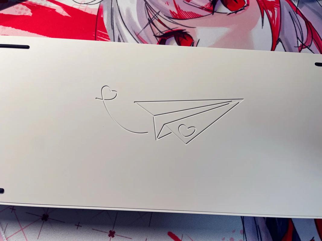 键盘底部散热孔