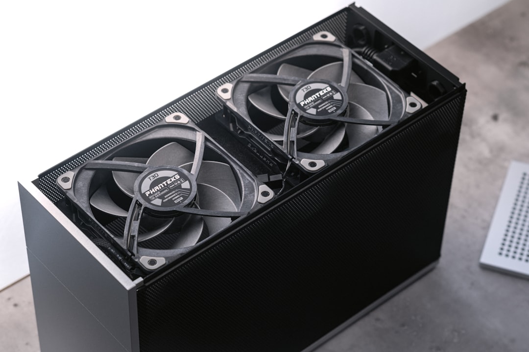 Phanteks D28A-120 黑色无限镜三反一正:性能与灯效的完美融合