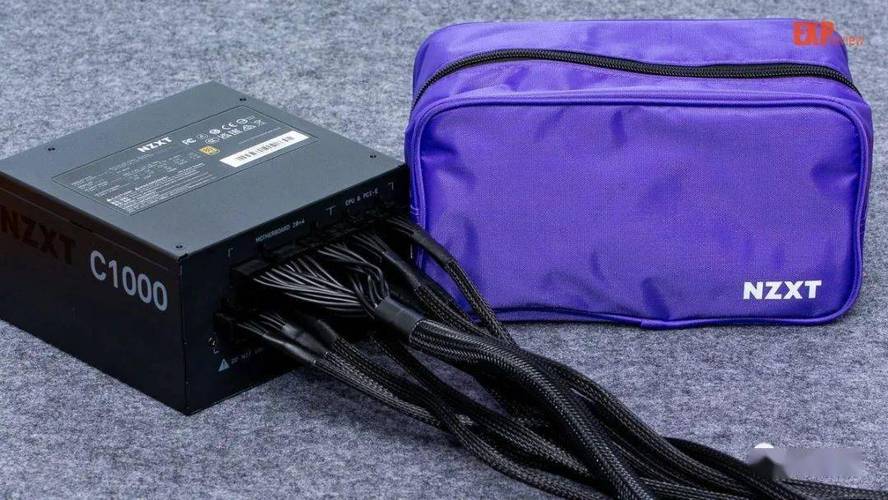 NZXT C1000 GOLD电源外观