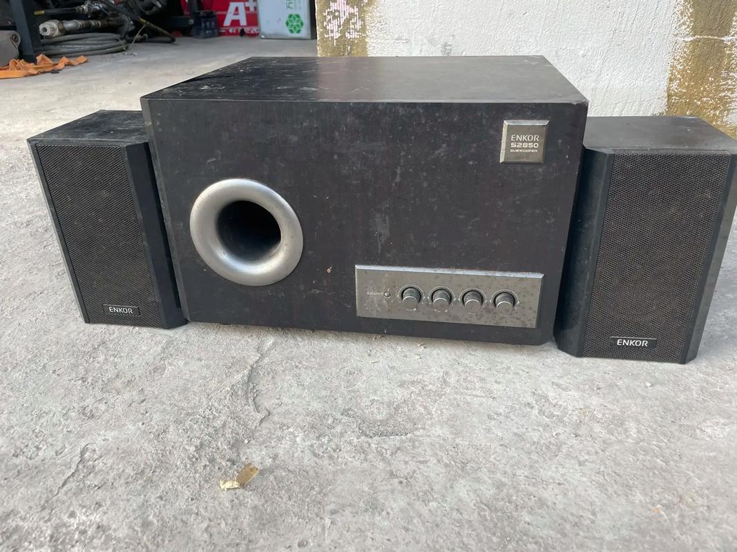 桌面音响低音表现