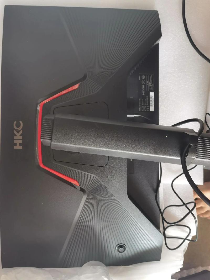 显示器背部散热设计