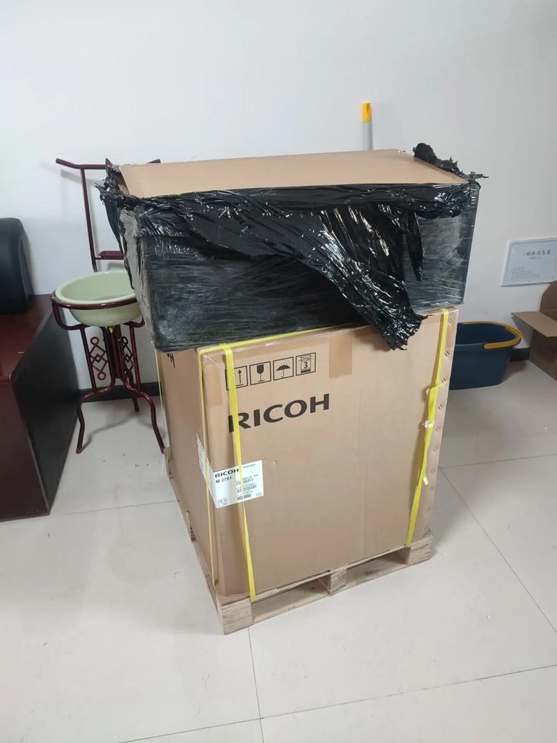 办公环境显示器
