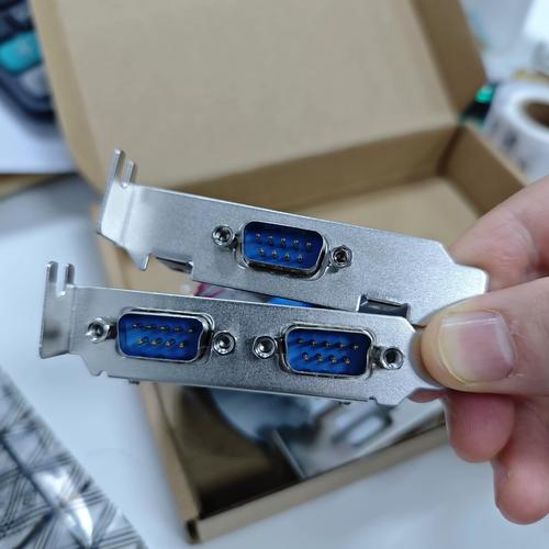 显示器背部散热结构