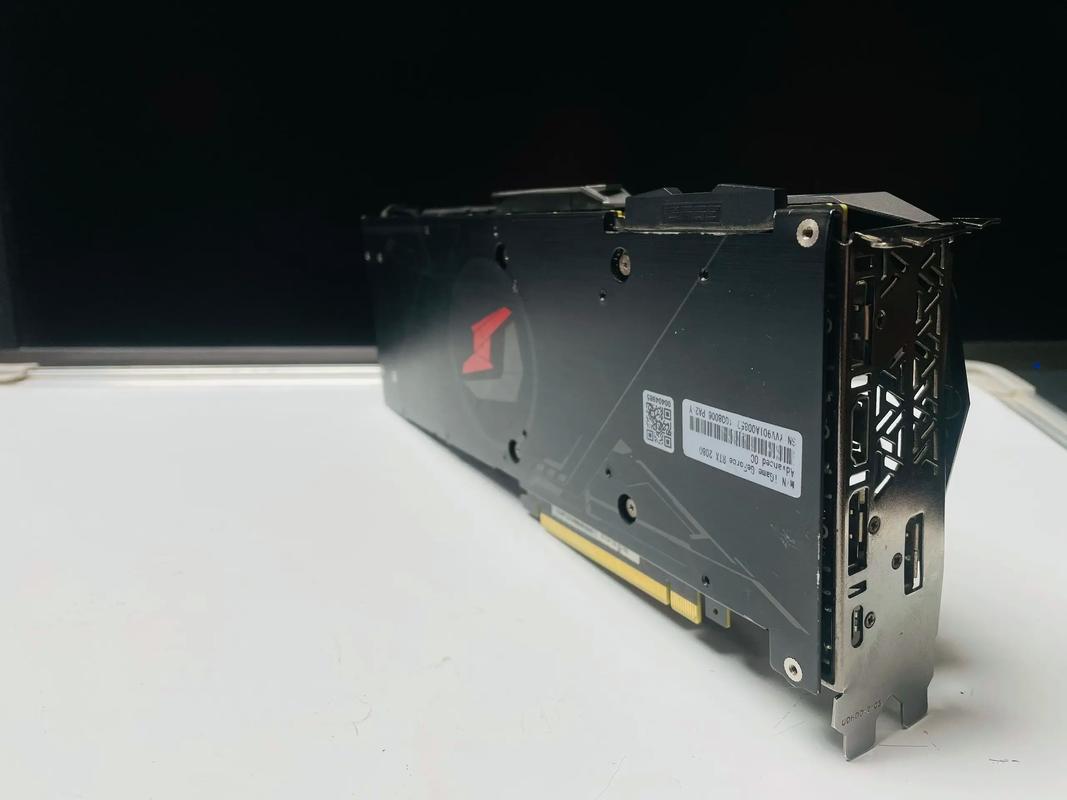 七彩虹iGame RTX 2070 AD Special OC核心特写