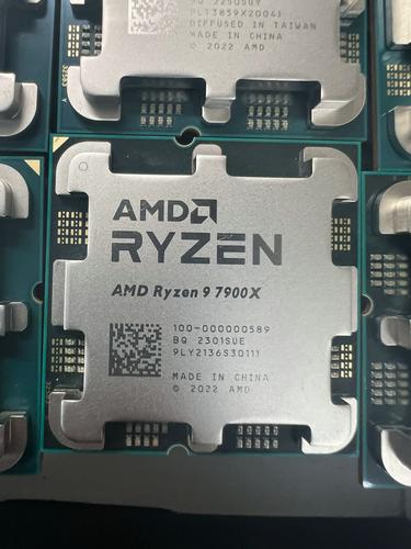 AMD Ryzen CPU 核心架构示意