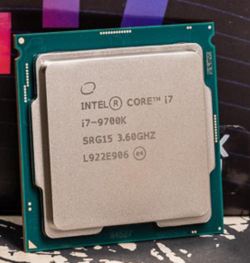 CPU 安装在主板上的外观