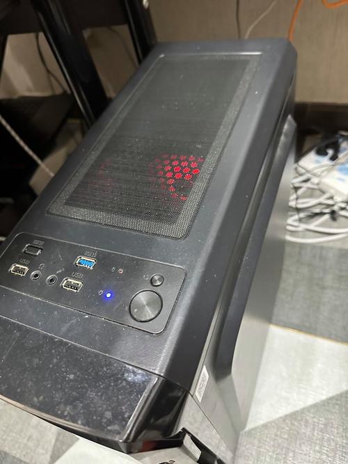 完整游戏电脑主机展示