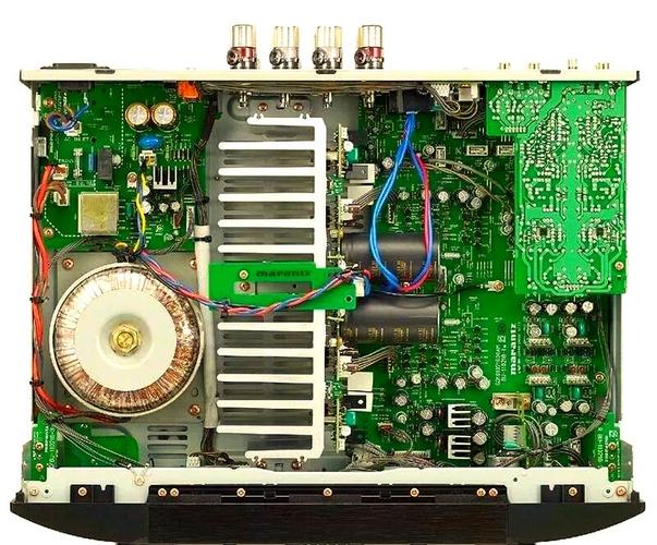 HiFi功放内部电路