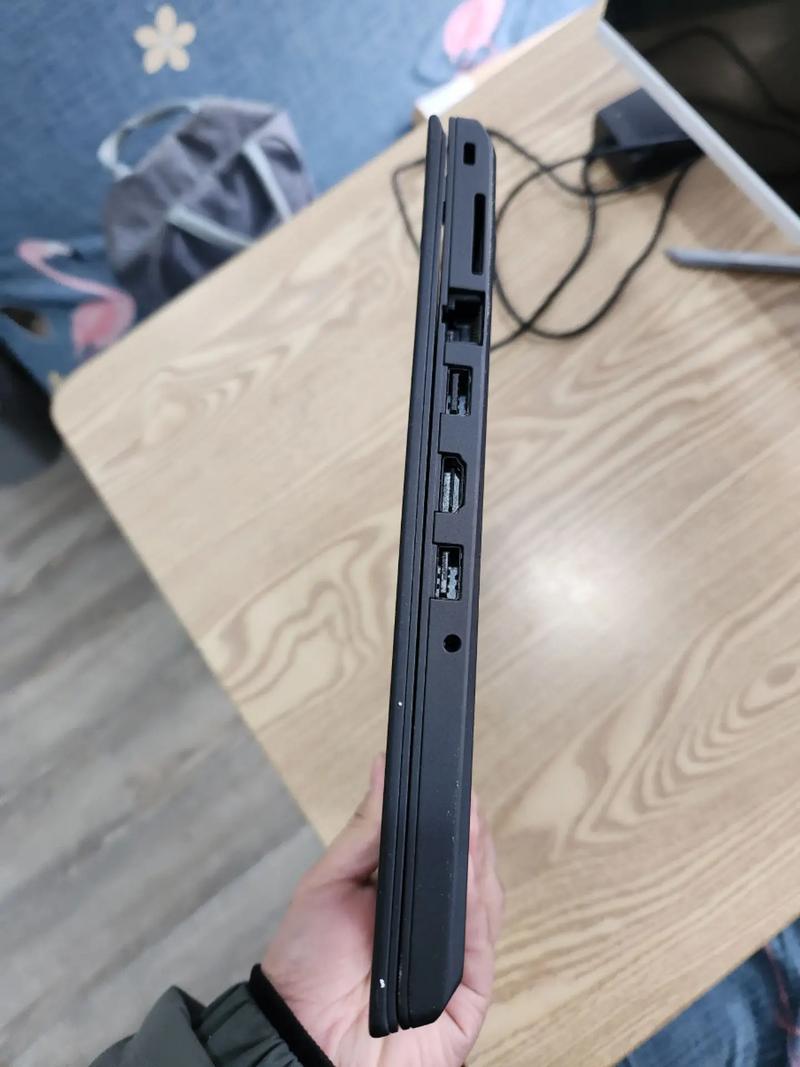 联想T24v-20显示器办公使用场景