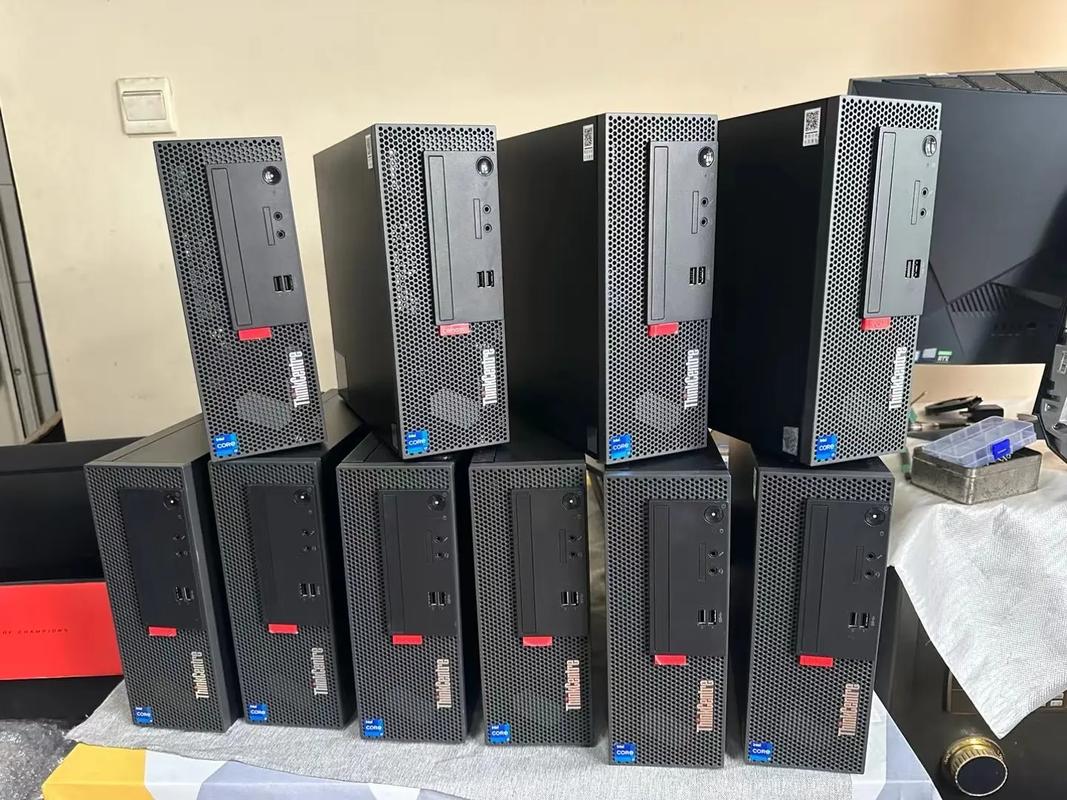 显示器背部散热设计