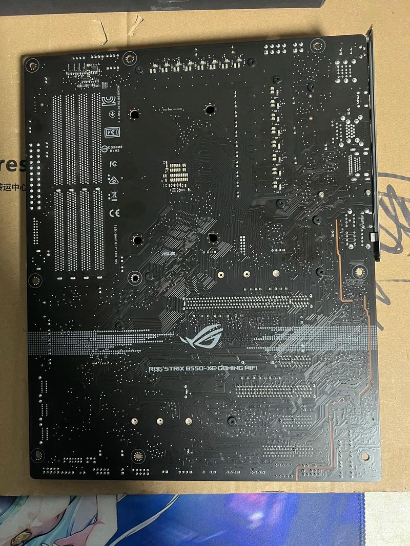 华硕ROG STRIX B550-E GAMING规格特写