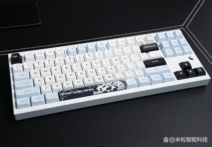机械键盘RGB背光效果