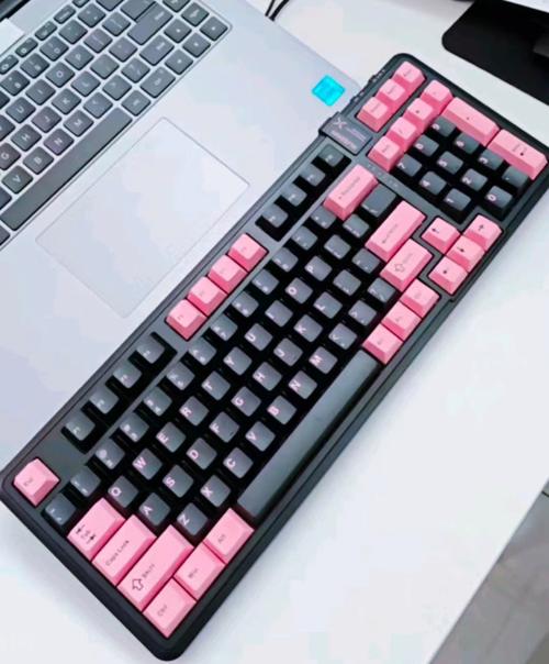 阿斯盾98Pro 空山青雨天蝎星轴机械键盘深度评测：多模连接与全键热插拔的完美结合