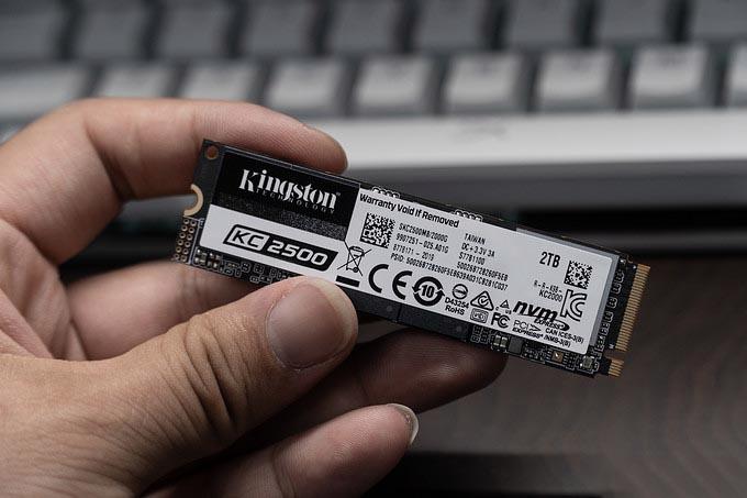 金士顿KC2500 2TB评测：旗舰级PCIe 3.0固态硬盘的终极之选