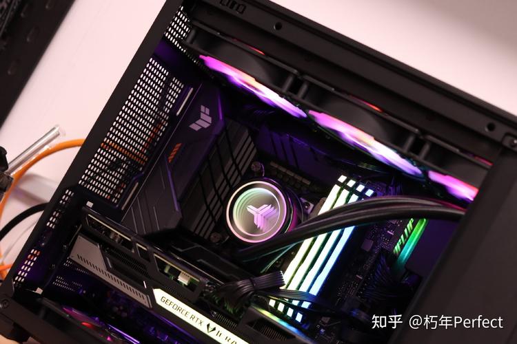机箱内部硬件性能展示