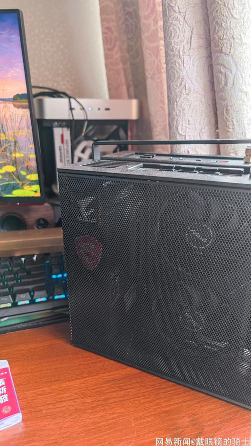 潮流电脑机箱侧透效果