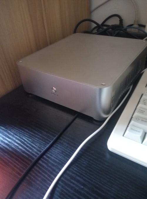 ITX机箱内部扩展仓位布局