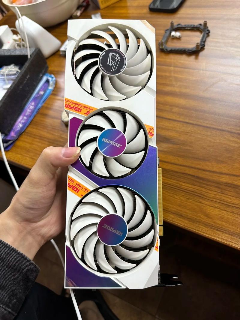 显卡散热器细节