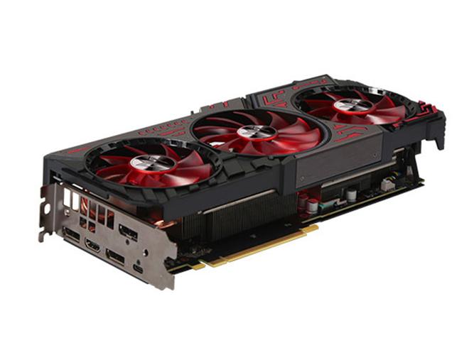 RTX 2070 显卡侧面与散热器细节