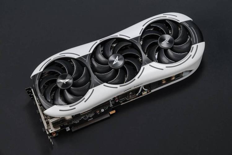 索泰GeForce RTX 4090 PGF OC深度评测：极致性能与豪华散热的完美结合