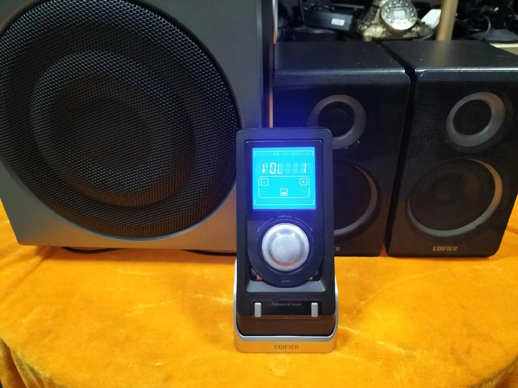 漫步者S2.1MKII全家福