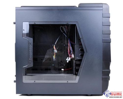 机箱侧面打开展示内部结构