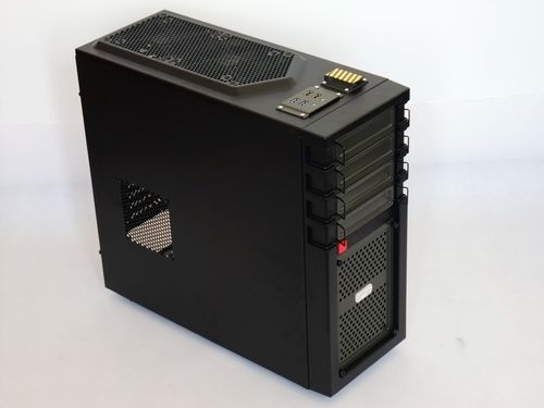 黑色游戏机箱外观