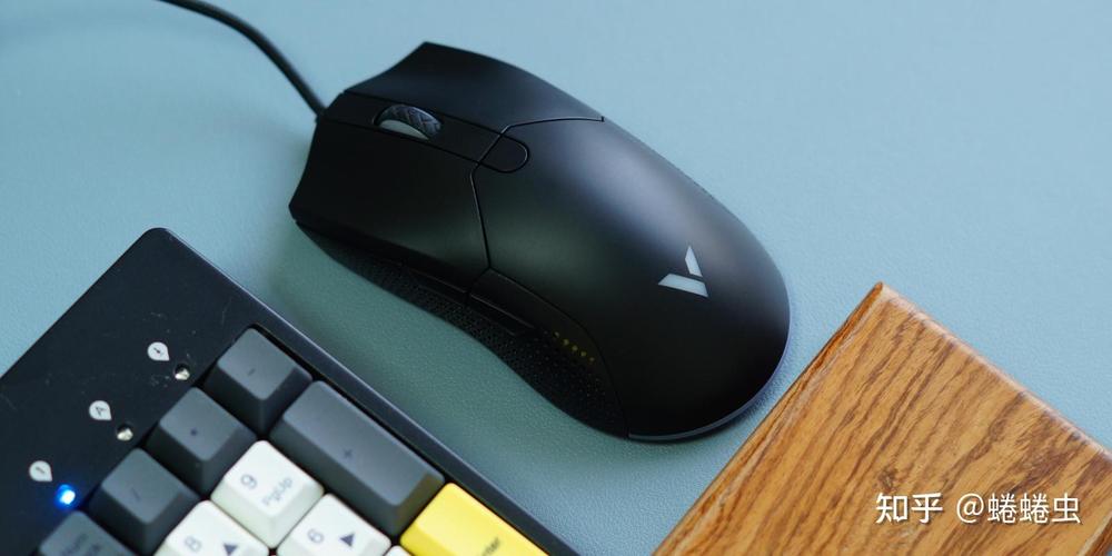 Gaming mouse cable and USB connection
