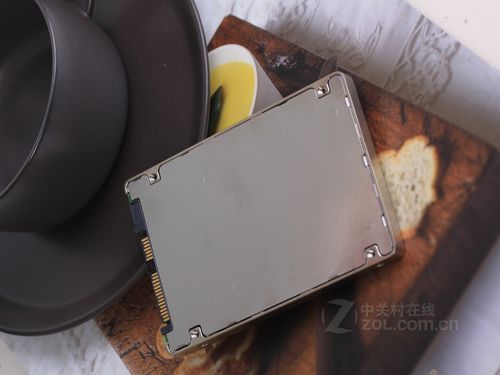 希捷600 Pro SSD外观细节展示