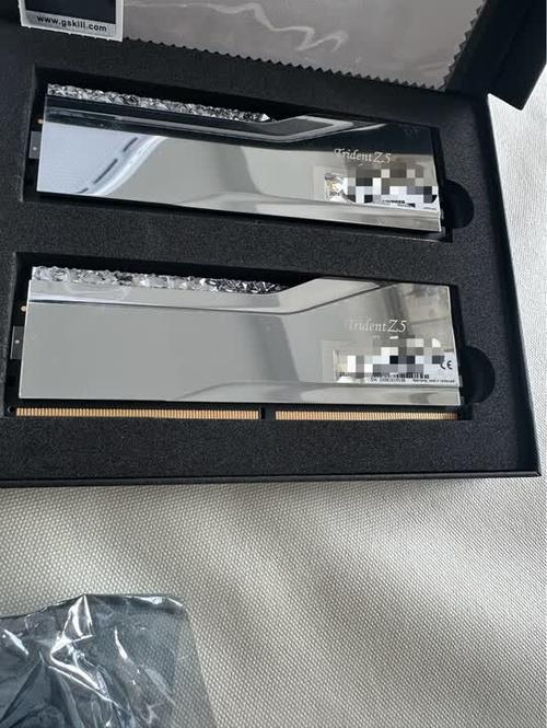 内存散热片细节