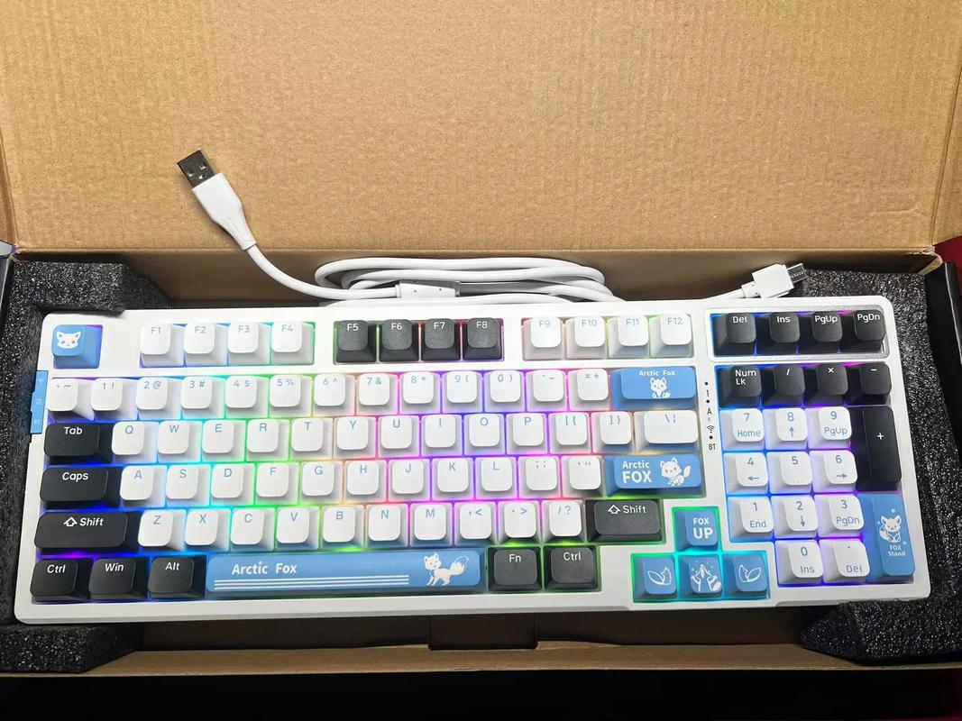 键盘RGB灯光效果