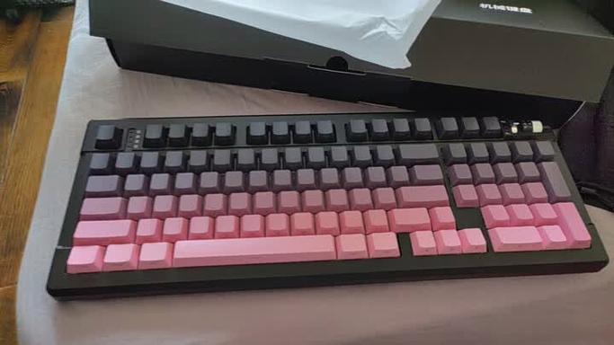前行者X99 V2 vs HELLO GANSS GS3104TPro 深度对比：客制化键盘的性价比之争
