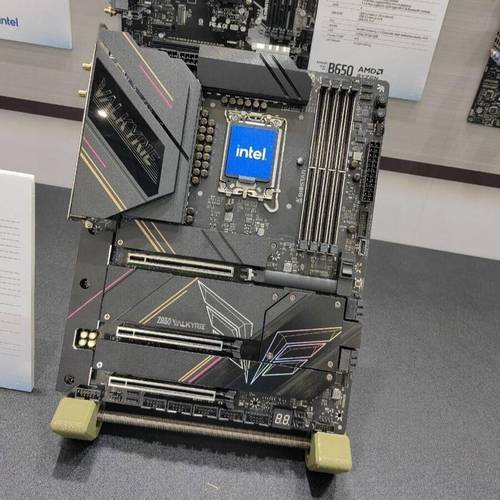 Intel Z890主板规格全面曝光:LGA1851接口、DDR5-6400原生支持,8月量产