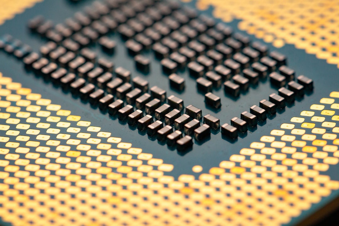 Intel 新工艺节点进展曝光：20A 良率提升，18A 有望提前量产