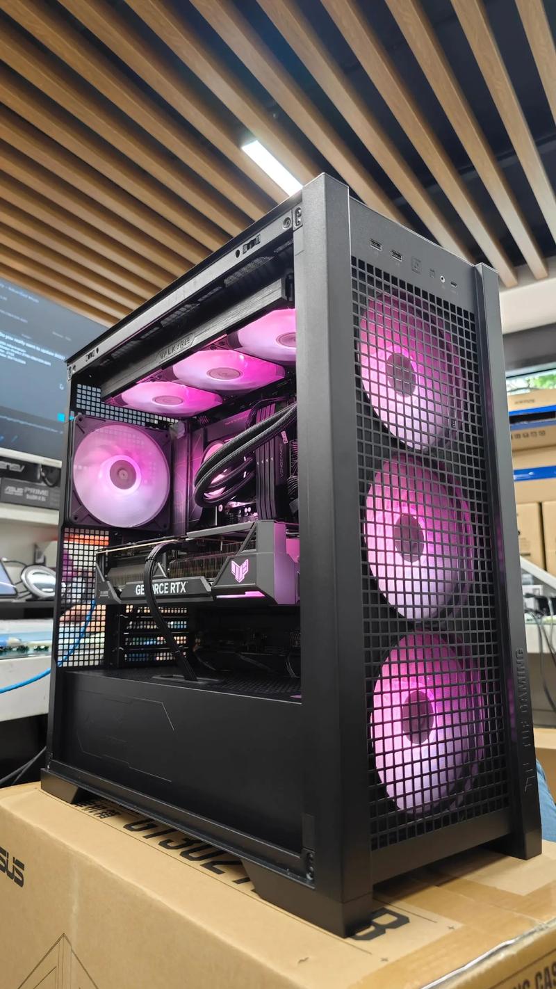 华硕TUF GAMING GT302内部结构