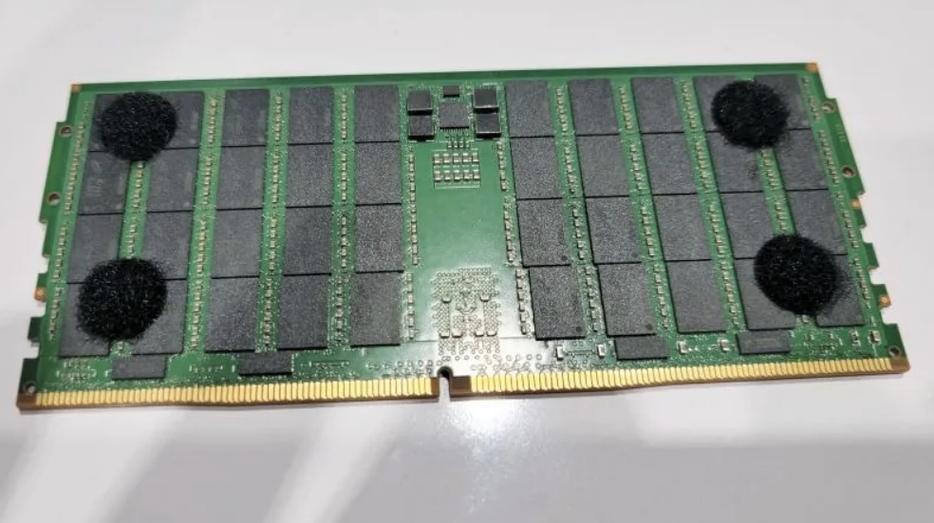 内存价格雪崩！DDR5 32GB套装跌破400元，入手时机到了？