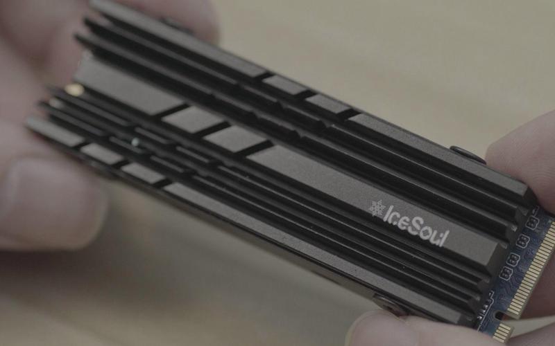 寒彻 finalcool 01Pro 黑色升级版评测：热管直触，SSD降温利器