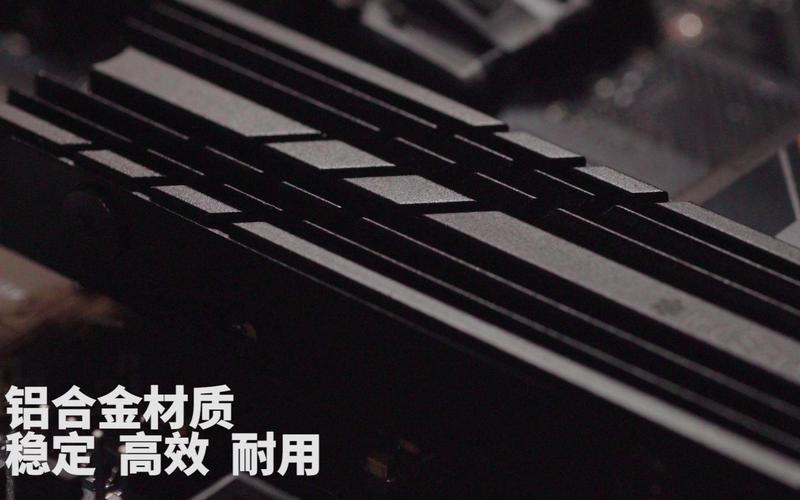 散热器安装在主板上