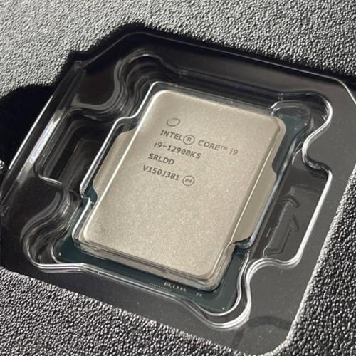 Intel酷睿i9-12900 CPU外观