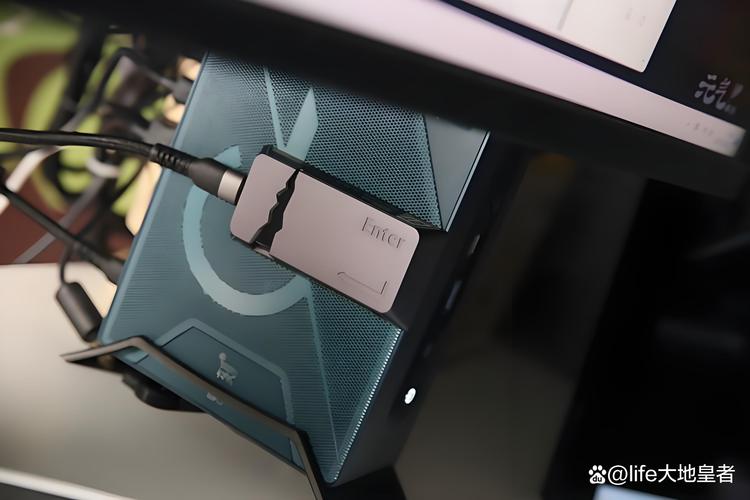 PCIe 4.0接口示意