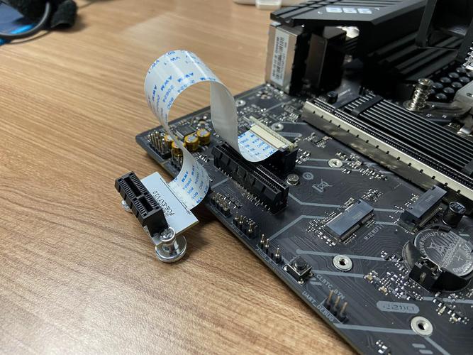 liscn AD1 1TB vs 希捷Barracuda 1TB 深度对比
