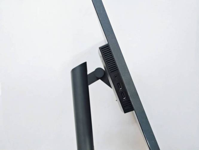 联想ThinkVision T24背部接口