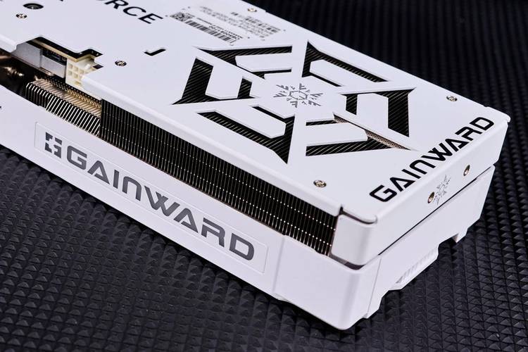 耕升RTX 5070 Ti vs 影驰GTX 750 Ti：跨越时代的显卡深度对比